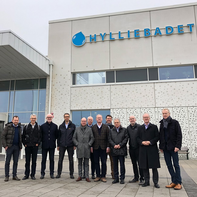 2019 03 - pool expert circle - meeting in Malmo - group in front of Hylliebadet