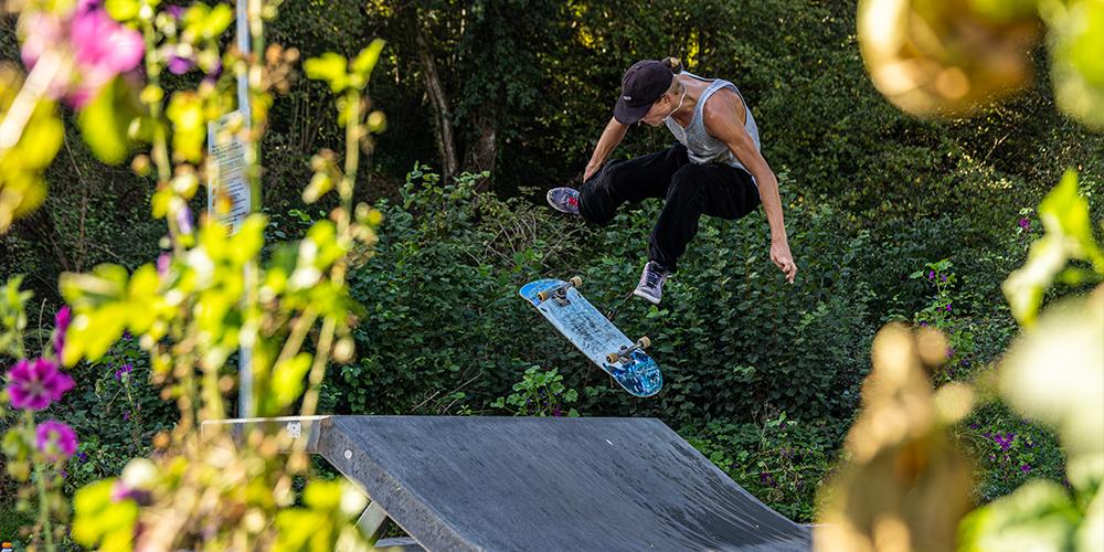 skater auf einer Rampe
