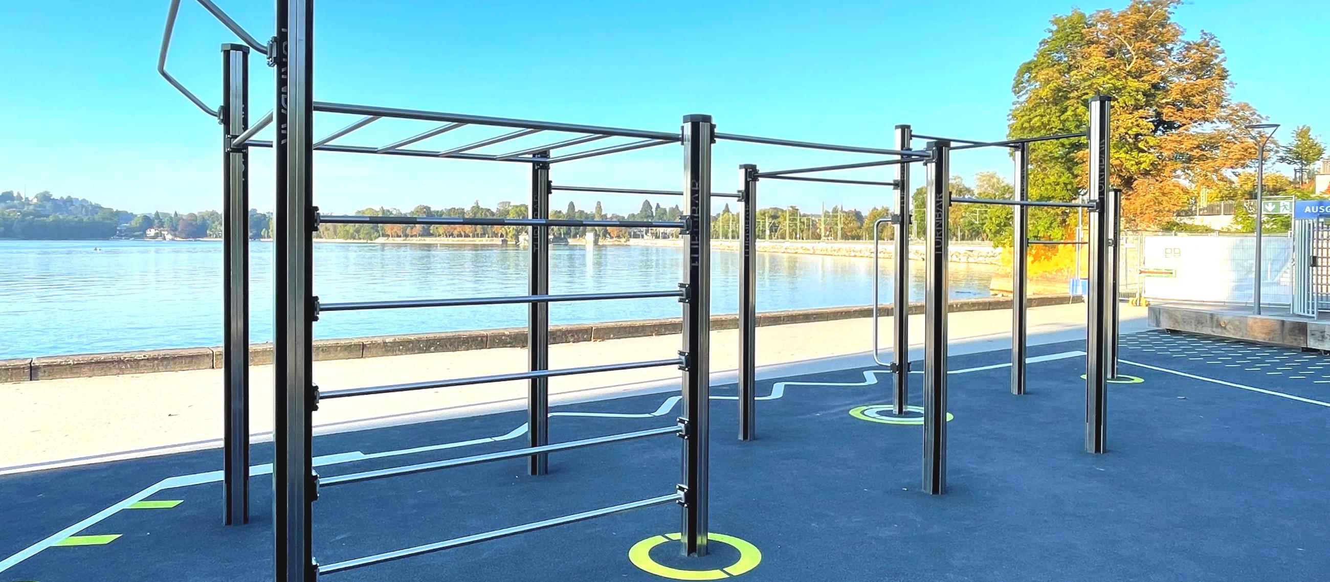 sportband Lindau, Calistenics anlage mit see im Hintergrund