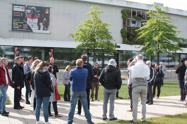 2019 IAKS Study Trip_outside edeloptics arena_Klaus Meinel