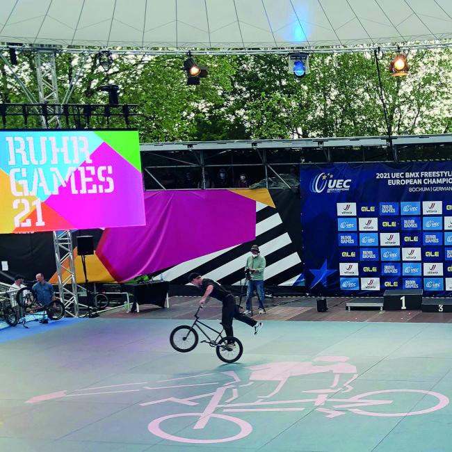 At the Ruhr Games 21 in Bochum, ASB GlassFloor once again demonstrated all its versatility with its glass sports floor, inspiring visitors and participants alike. 